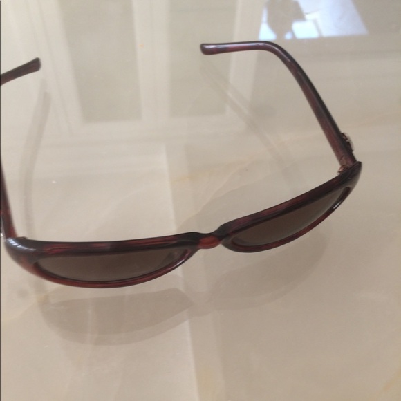 Great women’s sunglasses! - Picture 2 of 4